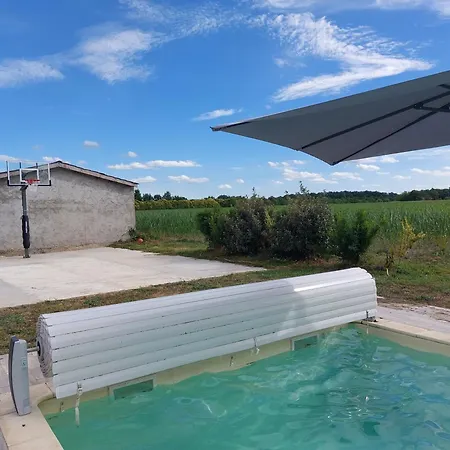 Prázdninový dům Du Chateau Saint-Laurent-des-Hommes